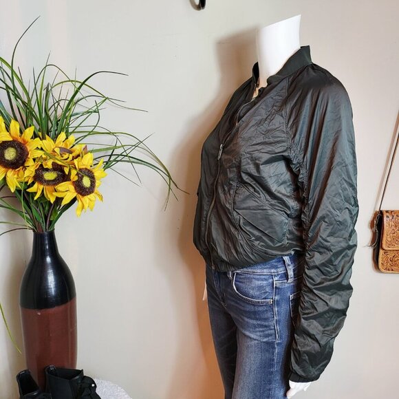 Lululemon above the clouds jacket - Picture 6 of 7